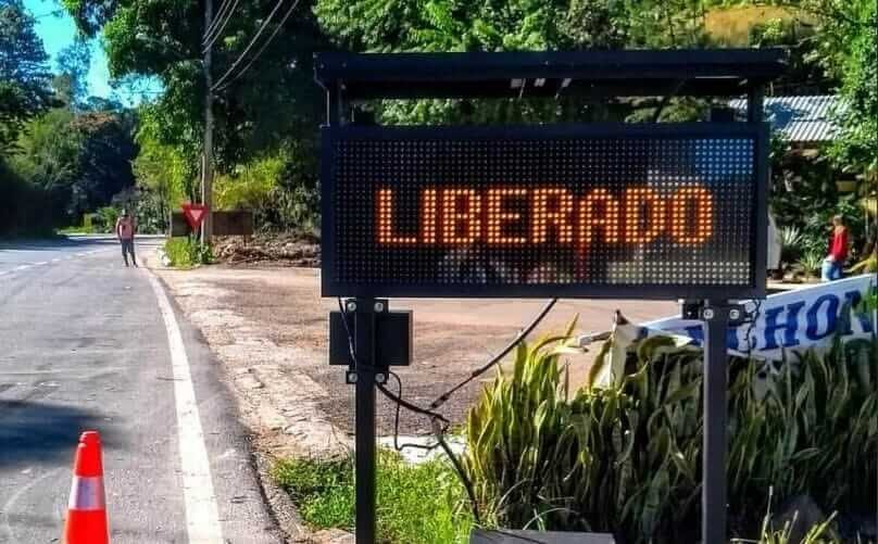 painel de mensagem variável movel PMV M2000