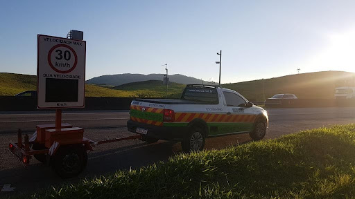 O que e e como funciona a lombada eletronica para condominio